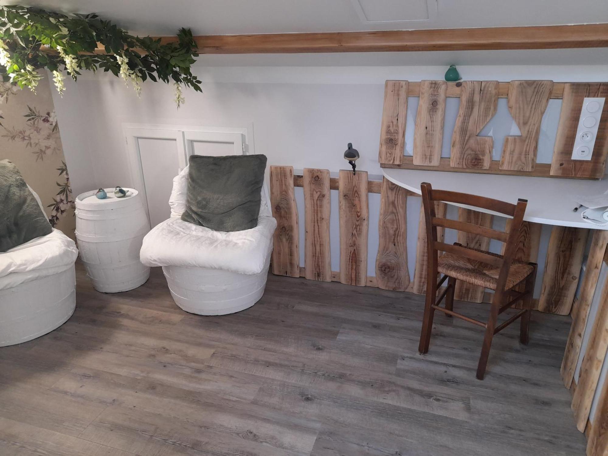 La Maison Du Bonheur, Borne De Recharge Ve Saint-Bernard  Bagian luar foto