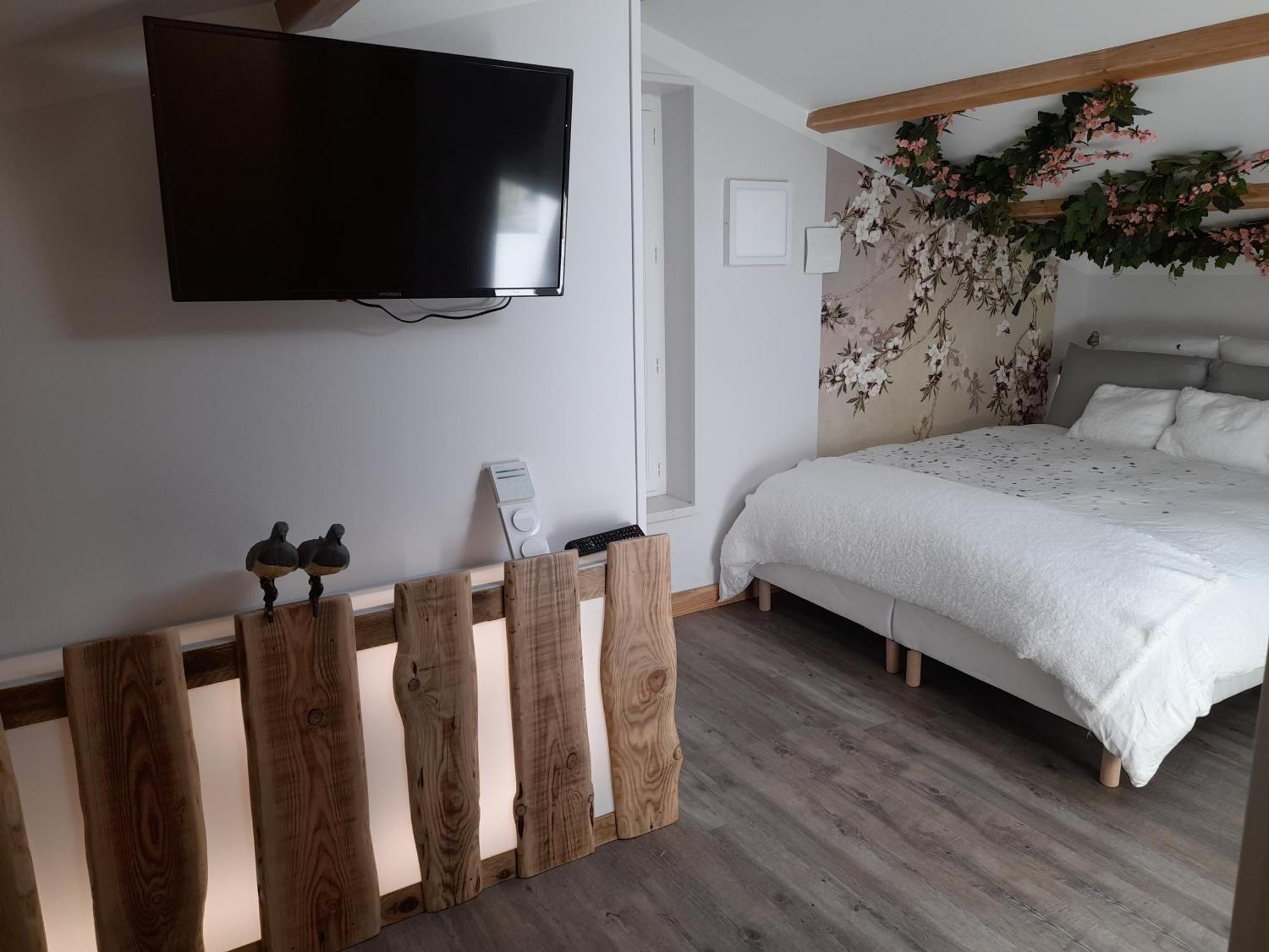 La Maison Du Bonheur, Borne De Recharge Ve Saint-Bernard  Bagian luar foto